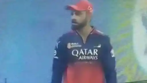 Virat Kohli dancing (1).webp